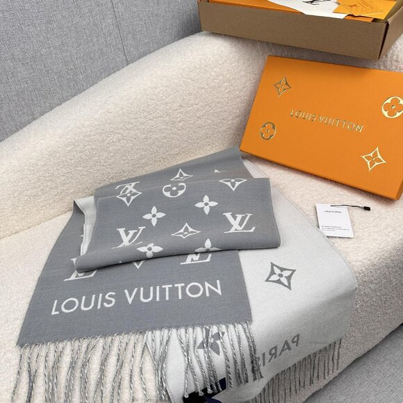 ✅✅Louis Vuitton scarf - Picture 6 of 8
